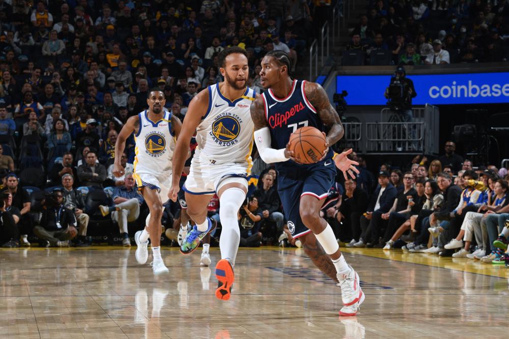 随着全球足 随着全球足