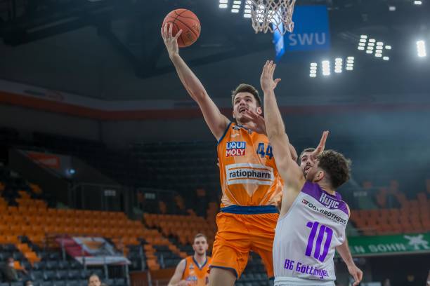 更是两支球 更是两支球